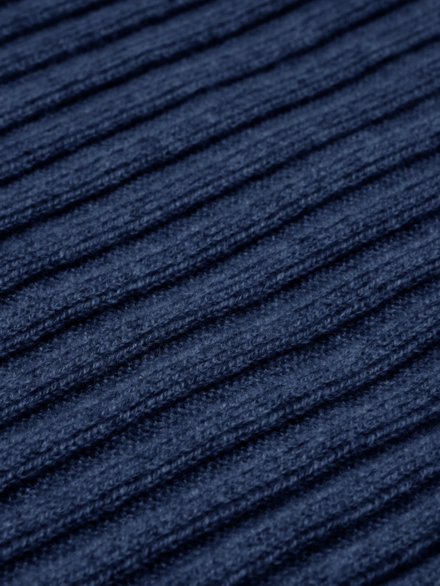 Napoli Navy Blue Cashmere Scarf: Italian 100% Cashmere – Unisex Luxury in Sophisticated Navy
