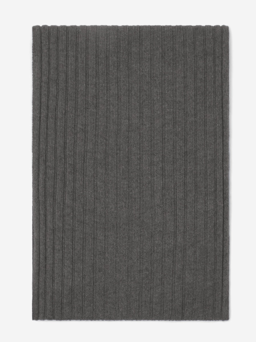 Napoli Dark Grey Cashmere Scarf: Italian 100% Cashmere – Timeless Elegance and Uncompromising Warmth