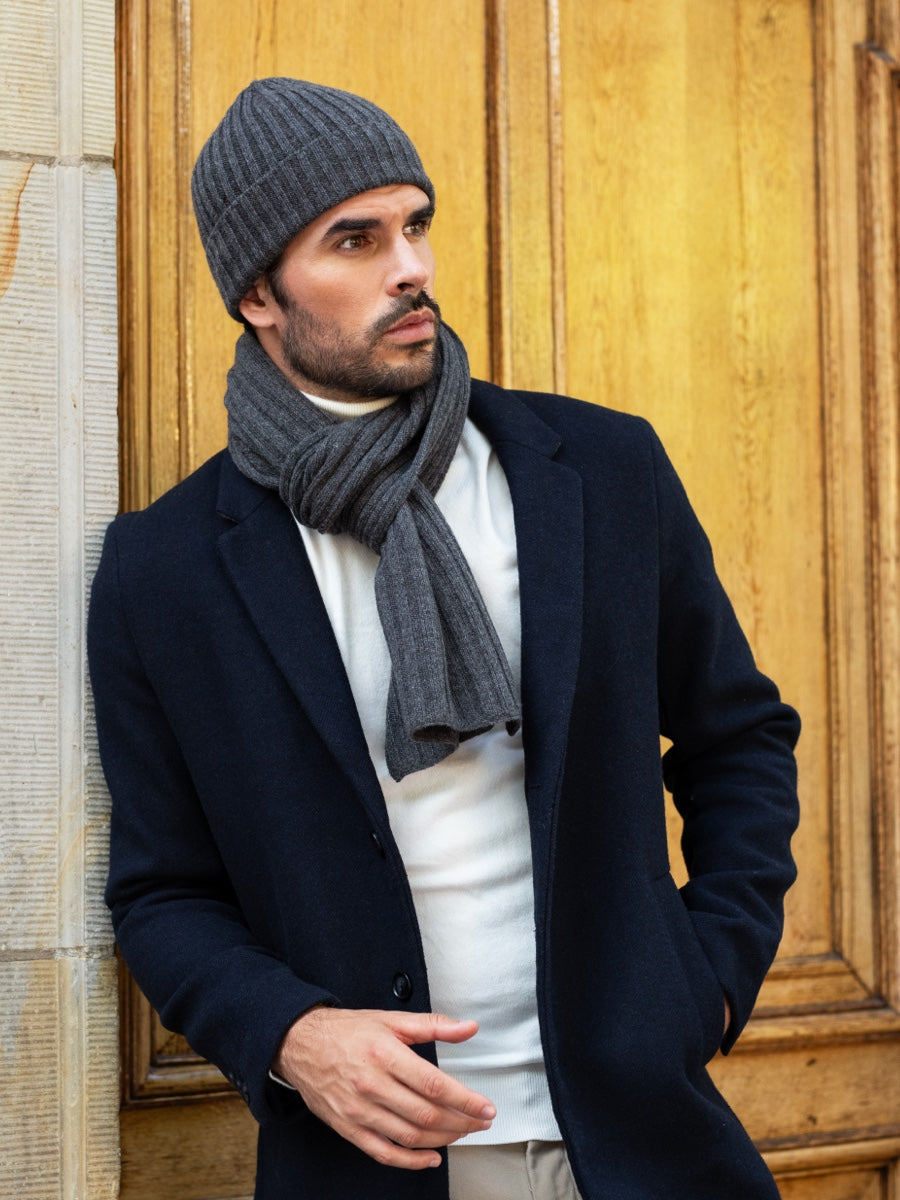 Napoli Dark Grey Cashmere Scarf: Italian 100% Cashmere – Timeless Elegance and Uncompromising Warmth