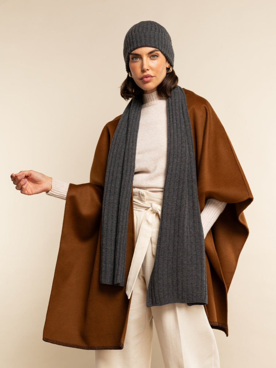 Napoli Dark Grey Cashmere Scarf: Italian 100% Cashmere – Timeless Elegance and Uncompromising Warmth