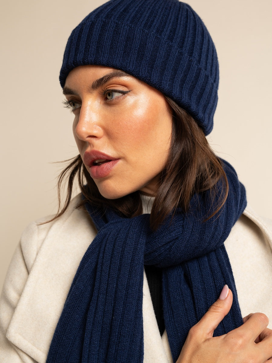 Napoli Navy Blue Cashmere Scarf: Italian 100% Cashmere – Unisex Luxury in Sophisticated Navy