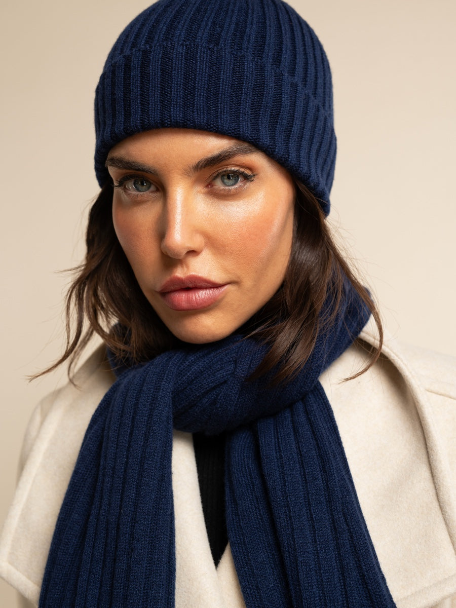 Napoli Navy Blue Cashmere Scarf: Italian 100% Cashmere – Unisex Luxury in Sophisticated Navy