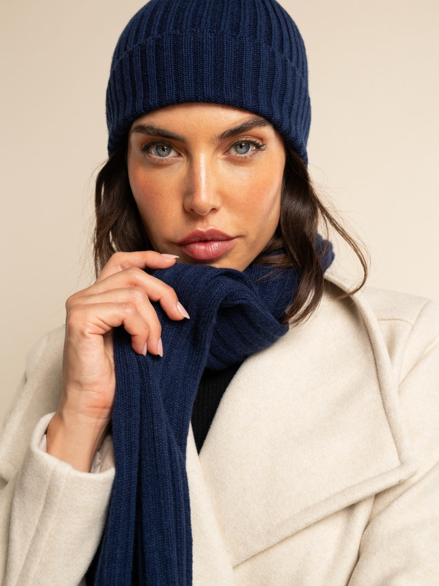 Napoli Navy Blue Cashmere Scarf: Italian 100% Cashmere – Unisex Luxury in Sophisticated Navy
