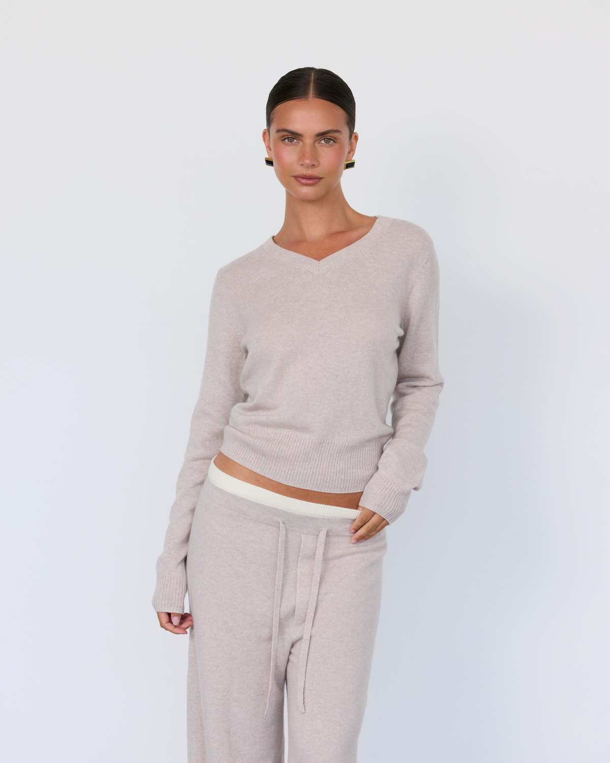 Tove V-Neck Sweater in Cashmere Blend
