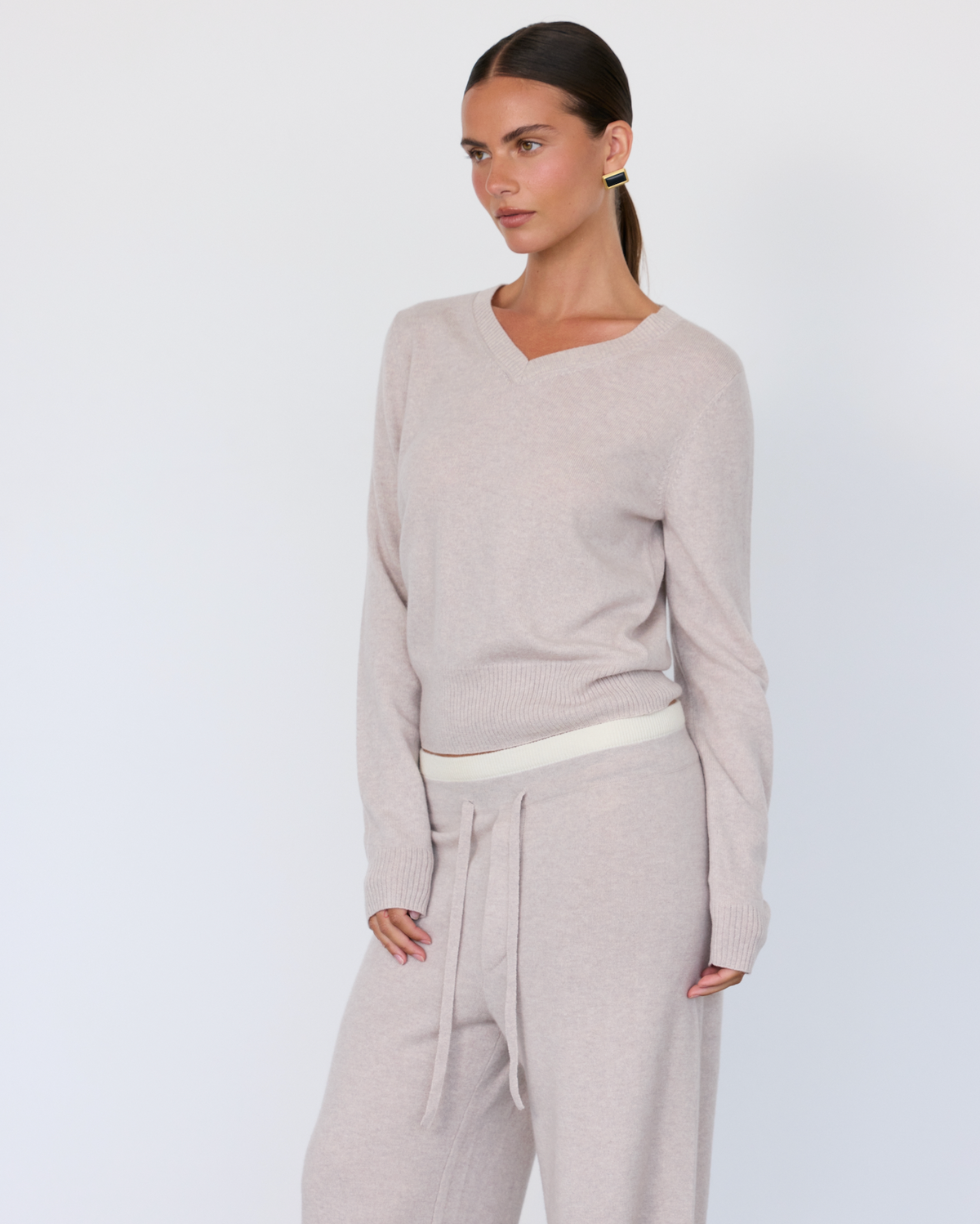 Tove V-Neck Sweater in Cashmere Blend