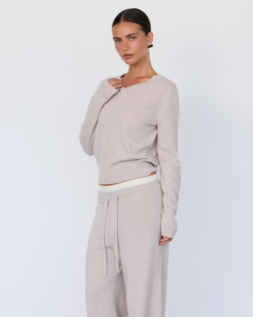Tove V-Neck Sweater in Cashmere Blend