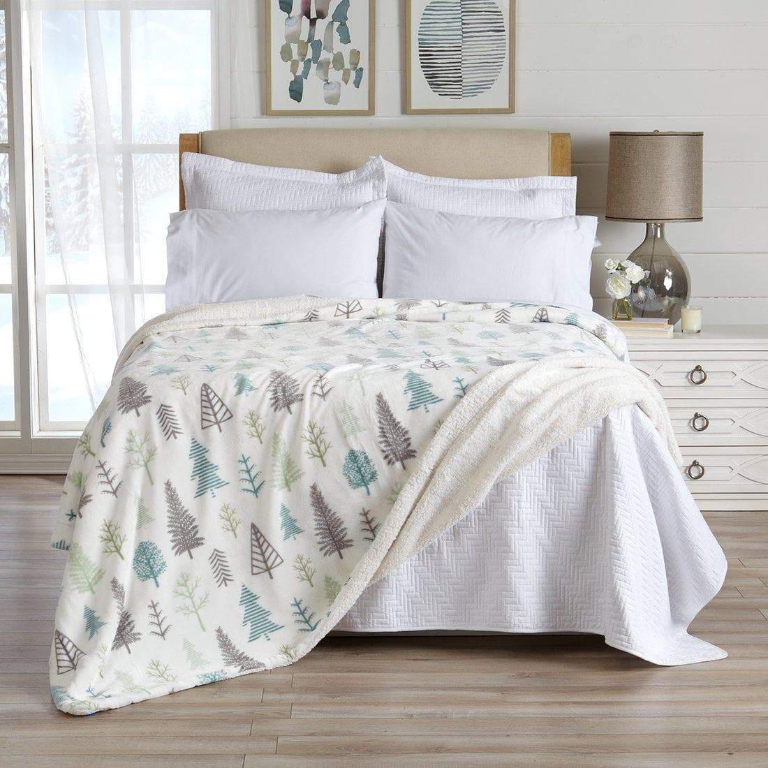 The Kinsley Sherpa Blanket — Velvet-Soft Reversible Warmth for Cozy Layering