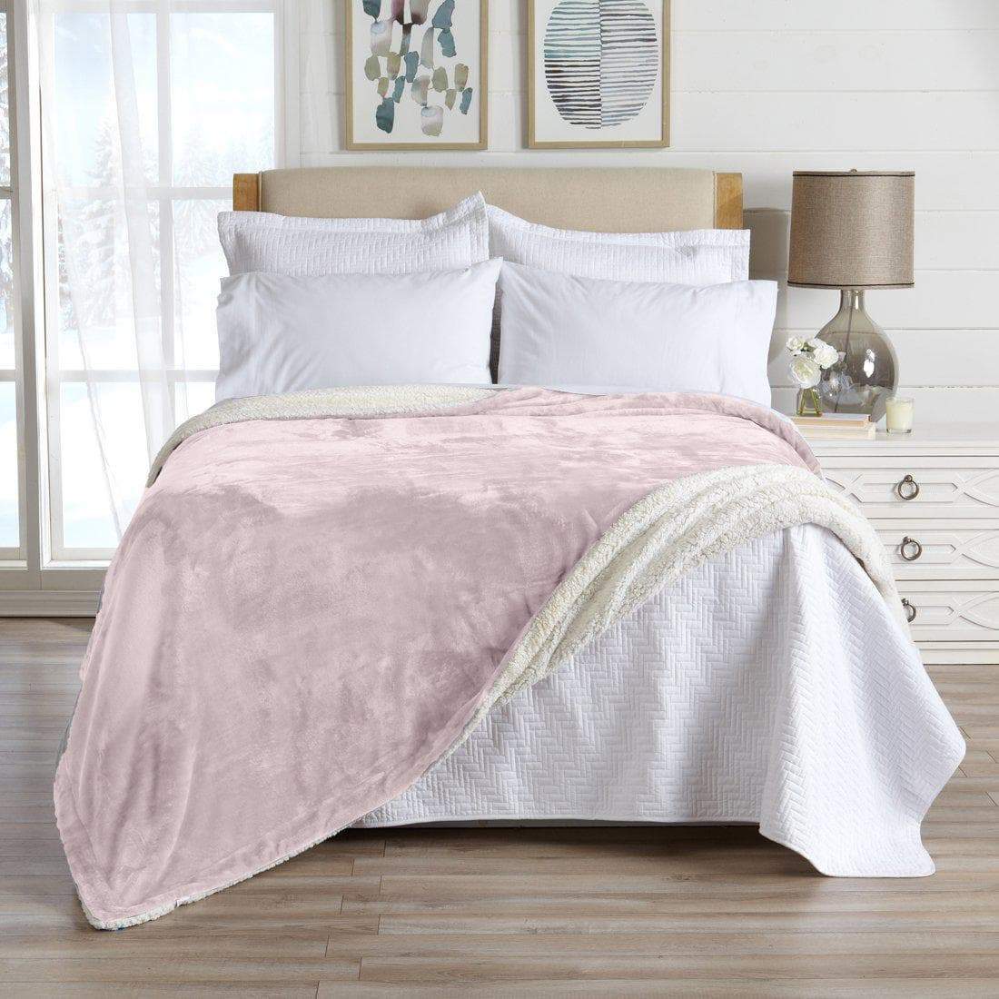 The Kinsley Sherpa Blanket — Velvet-Soft Reversible Warmth for Cozy Layering