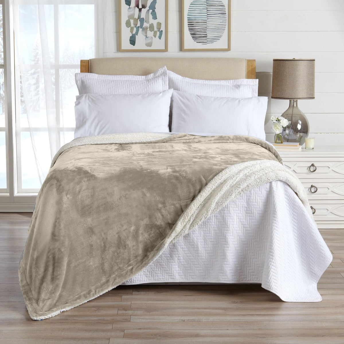 The Kinsley Sherpa Blanket — Velvet-Soft Reversible Warmth for Cozy Layering