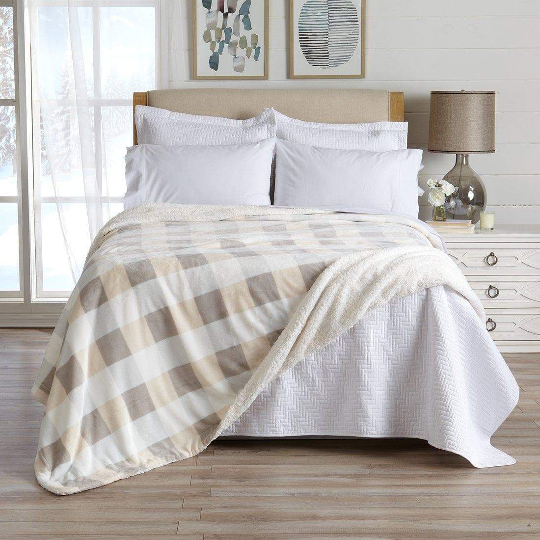 The Kinsley Sherpa Blanket — Velvet-Soft Reversible Warmth for Cozy Layering