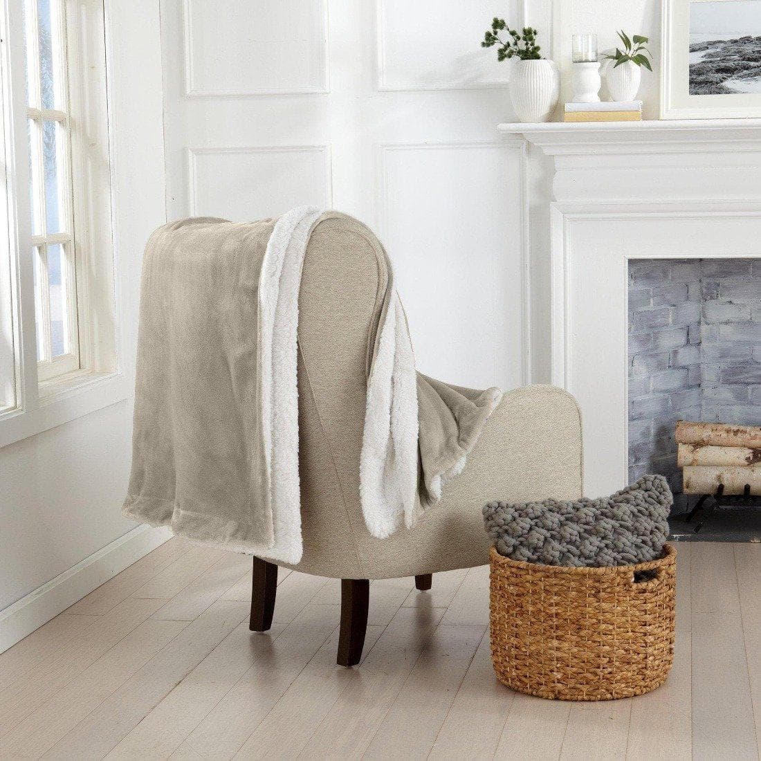 The Kinsley Sherpa Blanket — Velvet-Soft Reversible Warmth for Cozy Layering
