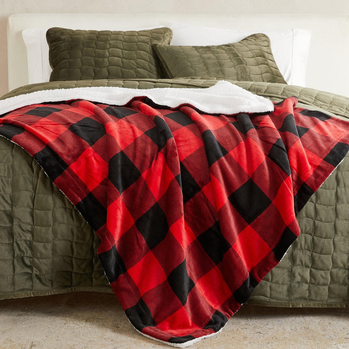 The Kinsley Sherpa Blanket — Velvet-Soft Reversible Warmth for Cozy Layering